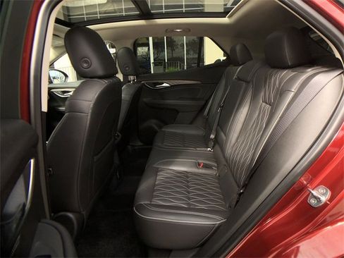 Certified 2021 Buick Envision Avenir w/ Technology Package II image 28