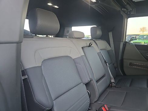 Used 2025 GMC Hummer EV 3X image 95