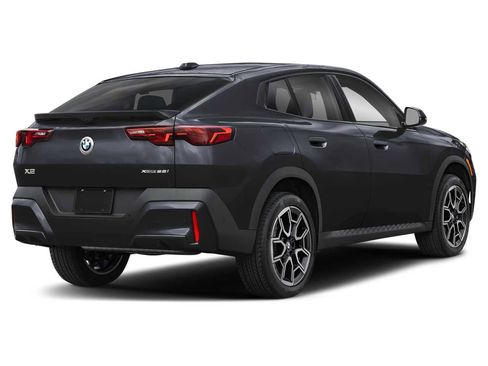 New 2026 BMW X2 xDrive28i w/ Technology Package AWD/4WD image 2