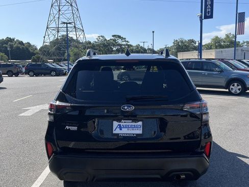 Used 2025 Subaru Forester Premium image 4