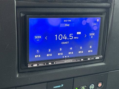 Used 2018 GMC Savana 3500 LT w/ LT Preferred Equipment Group image 21