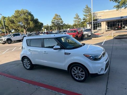 Used 2019 Kia Soul + FWD image 4