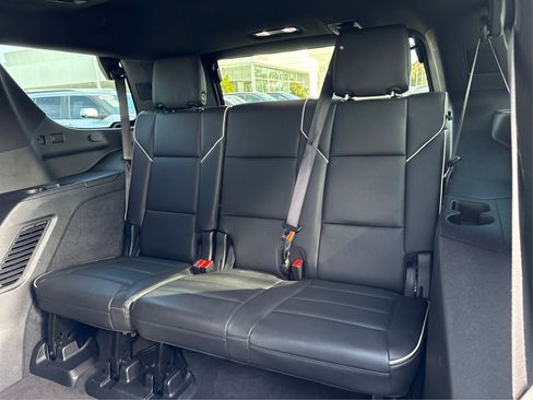 Used 2022 Cadillac Escalade Premium Luxury w/ Performance Package image 12