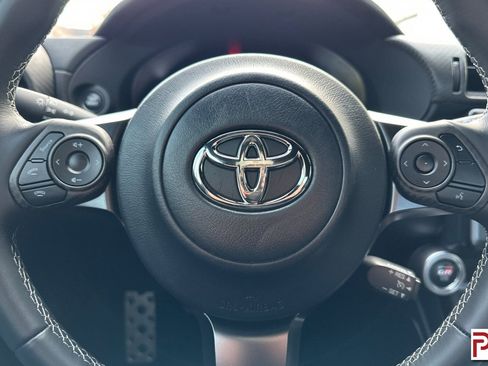 Used 2023 Toyota GR86 Premium image 24