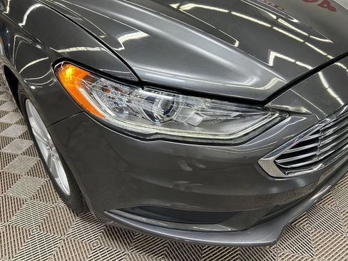 Used 2018 Ford Fusion SE FWD image 5