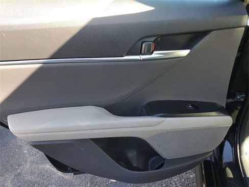 Used 2019 Toyota Camry SE image 20