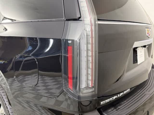 New 2026 Cadillac Escalade Luxury w/ Touring Package AWD/4WD image 13