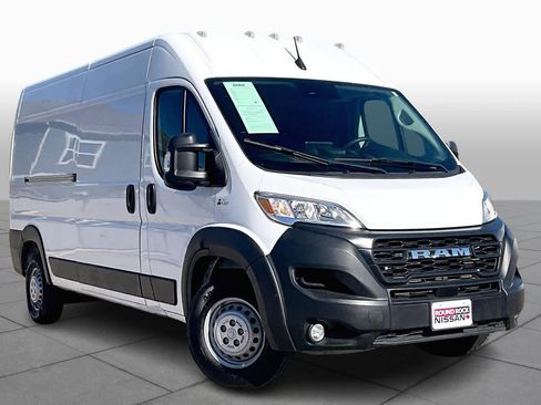 Used 2024 RAM ProMaster 2500 w/ Premium Convenience Group image 3