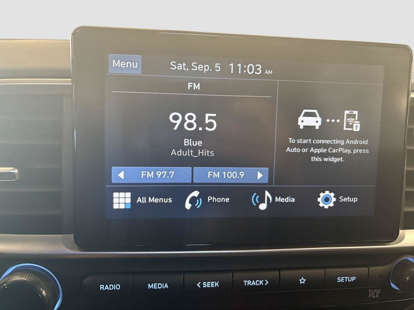 Used 2025 Hyundai Venue SEL FWD image 27