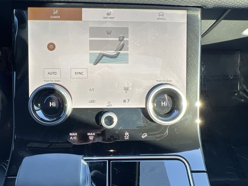 Used 2022 Land Rover Range Rover Velar S image 21