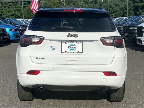 Used 2023 Jeep Compass High Altitude w/ Driver Assist Group I AWD/4WD image 4