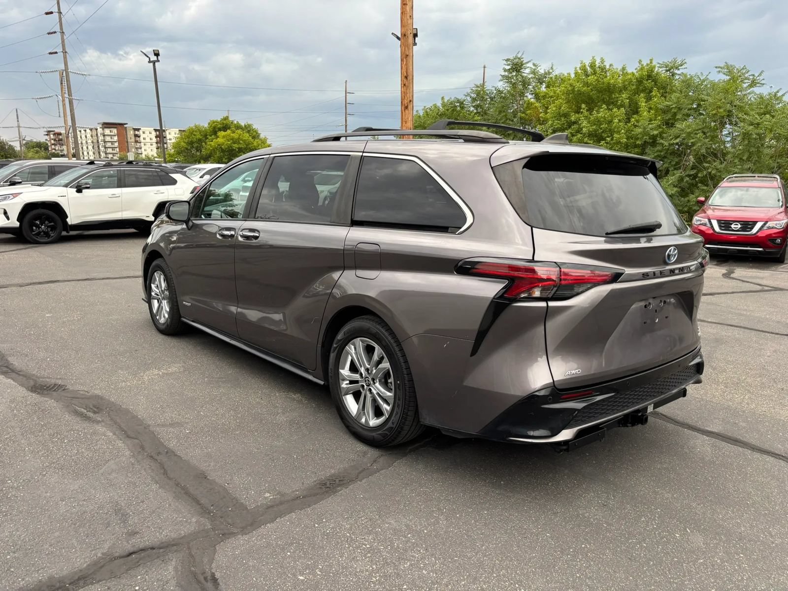 Used 2021 Toyota Sienna XSE AWD/4WD image 5