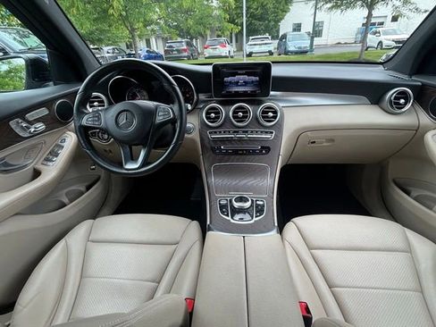 Used 2018 Mercedes-Benz GLC 300 4MATIC image 12