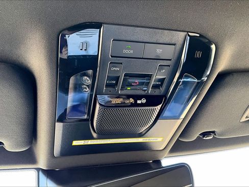 Used 2025 Lexus GX 550 w/ Accessory Package (2T) image 30