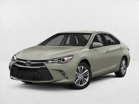 Used 2015 Toyota Camry SE FWD image 1