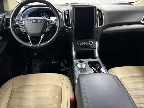 Used 2021 Ford Edge SEL w/ Convenience Package AWD/4WD image 16