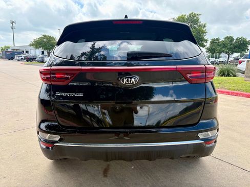 Used 2021 Kia Sportage LX AWD/4WD image 4