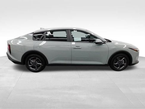 Used 2025 Kia K4 LXS image 10