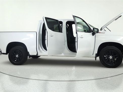 Used 2025 Chevrolet Silverado 1500 RST w/ Convenience Package II AWD/4WD image 8