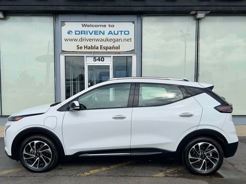 Used 2022 Chevrolet Bolt EUV Premier w/ Sun & Sound Package image 40