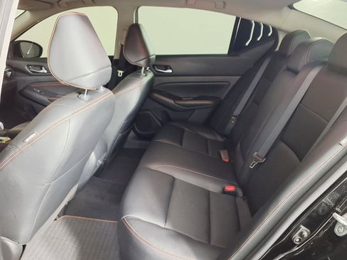 Used 2022 Nissan Altima 2.5 SR w/ Midnight Edition Package FWD image 13