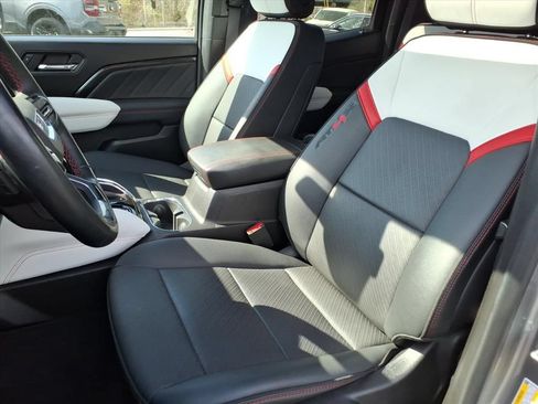 Used 2024 GMC Canyon AT4X AWD/4WD image 14