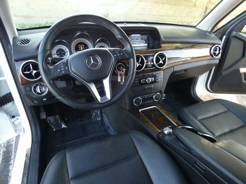 Used 2015 Mercedes-Benz GLK 350 2WD image 22