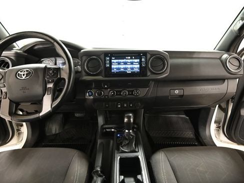 Used 2019 Toyota Tacoma TRD Off-Road AWD/4WD image 2