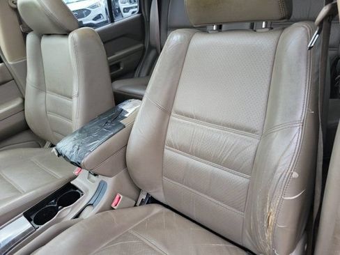 Used 2004 Nissan Pathfinder LE Platinum RWD image 5