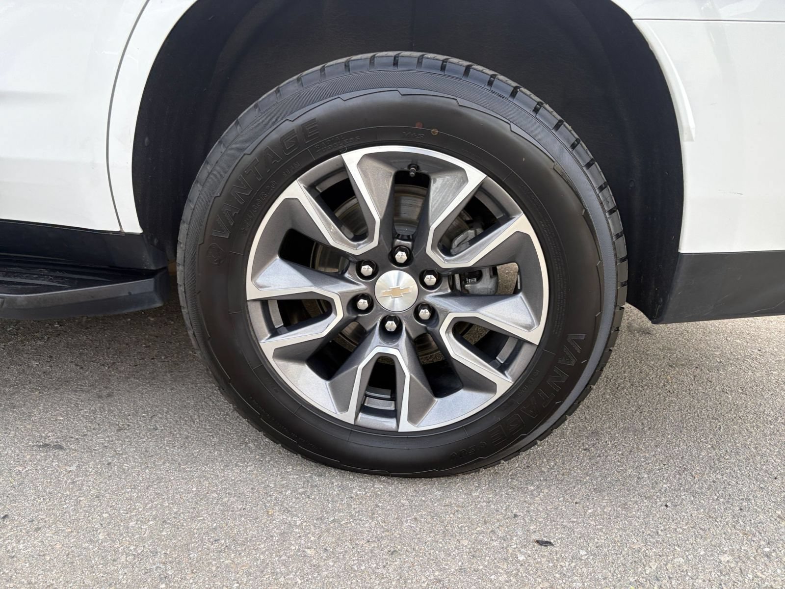 Used 2023 Chevrolet Tahoe LT w/ Luxury Package RWD image 33