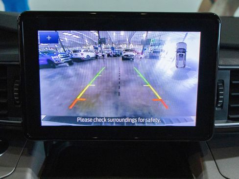 Used 2023 Ford Explorer XLT w/ Equipment Group 202A AWD/4WD image 6