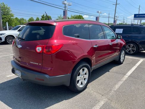 Used 2011 Chevrolet Traverse LT FWD image 4