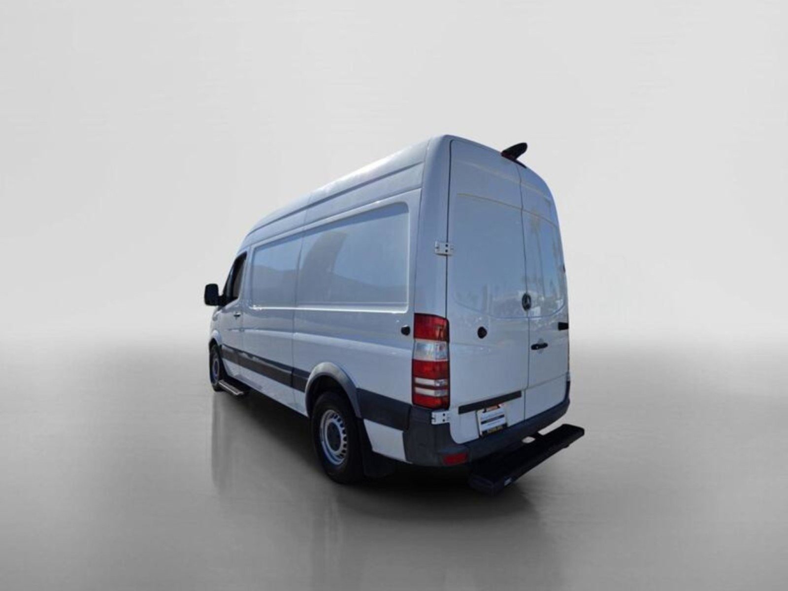 Used 2017 Mercedes-Benz Sprinter 2500 image 3