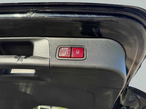 Used 2021 Mercedes-Benz GLB 250 image 53