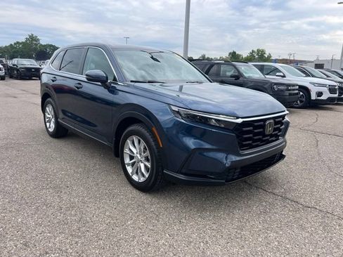 Used 2024 Honda CR-V EX image 3