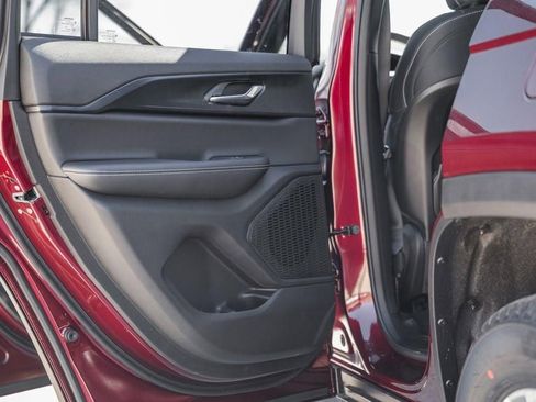 New 2025 Jeep Grand Cherokee Laredo X w/ Luxury Tech Group I image 32