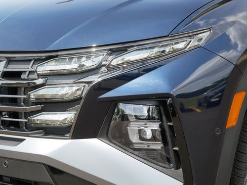 Certified 2026 Hyundai Tucson Limited AWD/4WD image 10