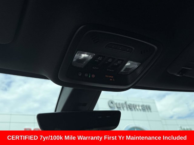 Used 2023 Chevrolet Traverse RS AWD/4WD image 28