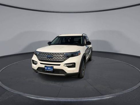 Certified 2022 Ford Explorer Limited w/ Equipment Group 301A AWD/4WD image 3