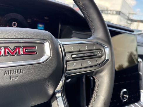 Used 2025 GMC Acadia Elevation FWD image 16