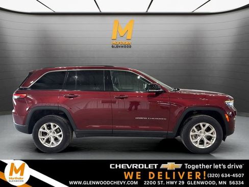 Used 2023 Jeep Grand Cherokee Limited image 1