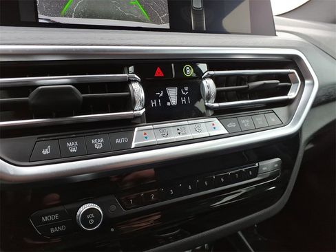 Used 2024 BMW X3 xDrive30i image 11