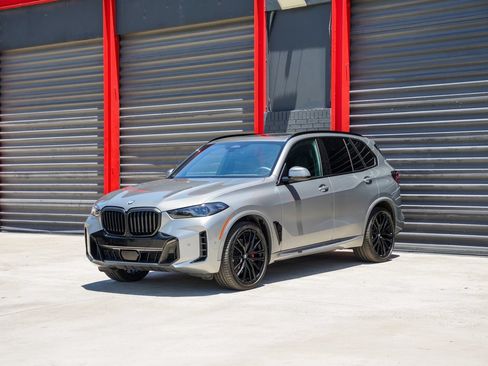 Used 2024 BMW X5 sDrive40i w/ M Sport Package RWD image 1