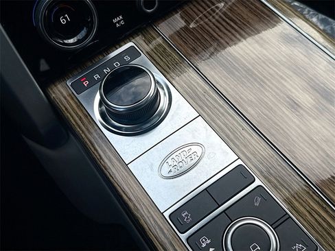 Used 2019 Land Rover Range Rover HSE image 18