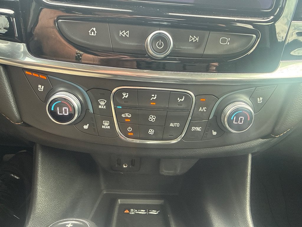 Used 2019 Chevrolet Traverse Premier w/ Driver Confidence II Package FWD image 36