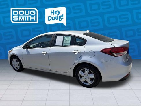 Used 2018 Kia Forte LX FWD image 2