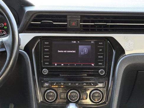 Used 2020 Volkswagen Passat 2.0T SE image 16