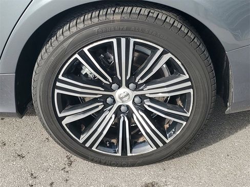 Used 2020 Volvo S60 T6 Inscription image 12