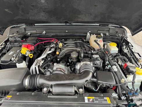 Used 2022 Jeep Wrangler Sport S image 19