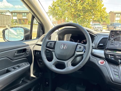 Certified 2026 Honda Odyssey EX-L image 25